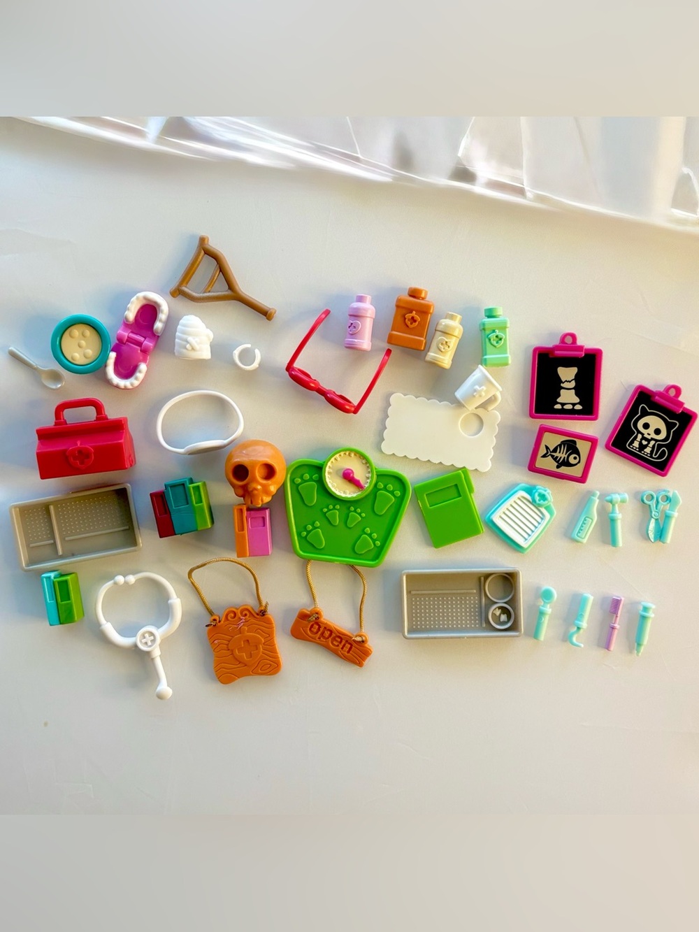 Lil Woodzeez Walk In Health Clinic Doctor Dentist Accessories Calico Critter Lot